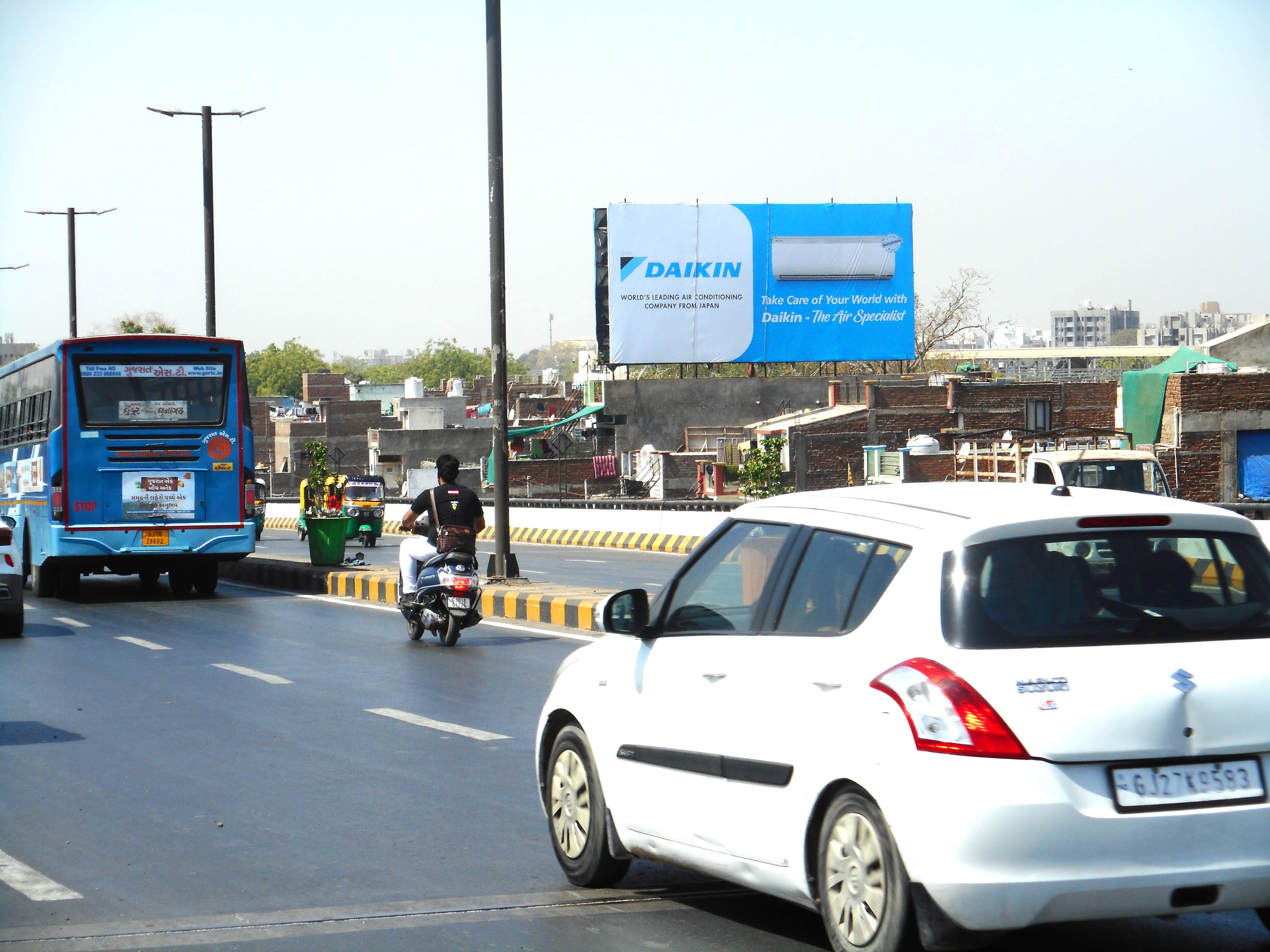 Naroda Railway Flyover, Tow. Galaxy — photo 3