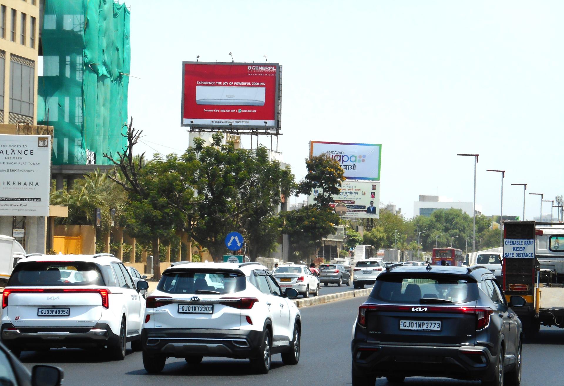 SG Road, Thaltej Nr. Palladium Mall — photo 5