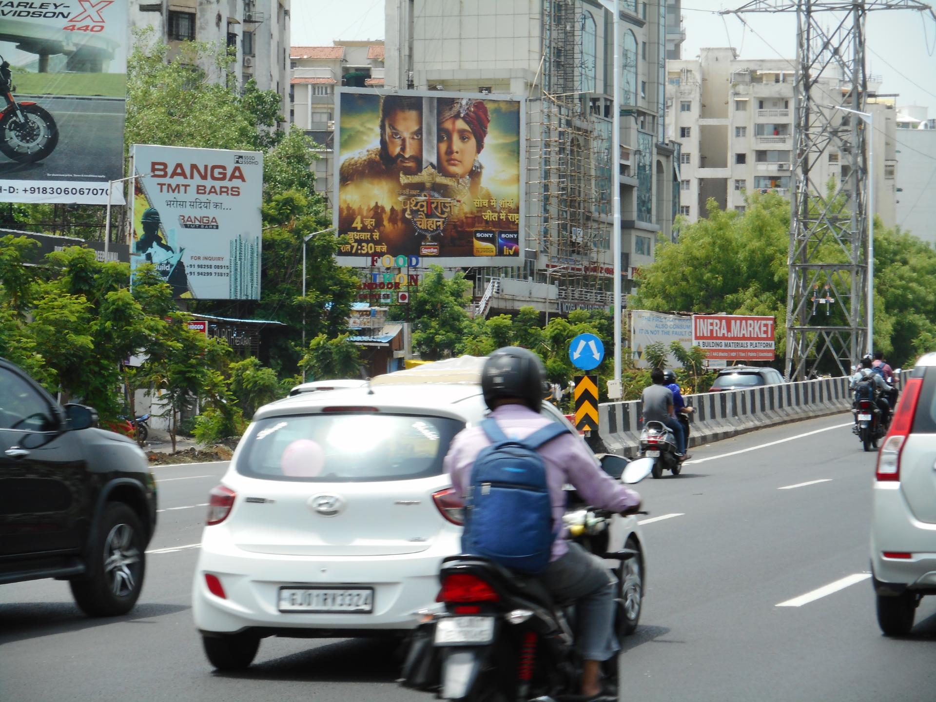 SG Road, Opp. Iscon Mall Tow. Karnavati Club — photo 6